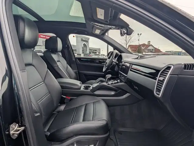 2021 Porsche Cayenne - Photo 21