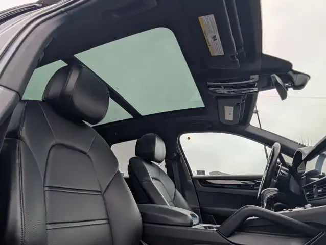 2021 Porsche Cayenne - Photo 22