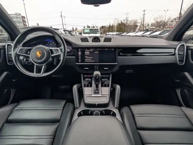2021 Porsche Cayenne - Photo 23