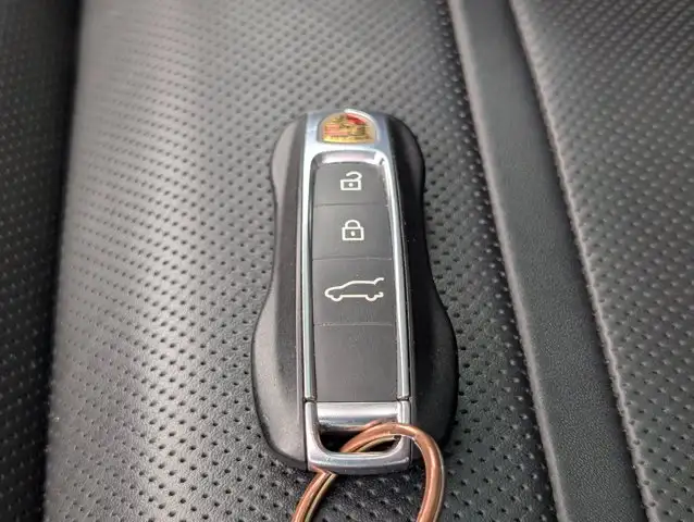 2021 Porsche Cayenne - Photo 35