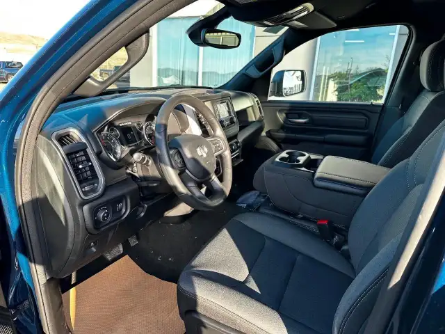 2024 RAM 1500 Tradesman SAVE OVER $20,000.00 ON THIS DEMO, BL... - Photo 12