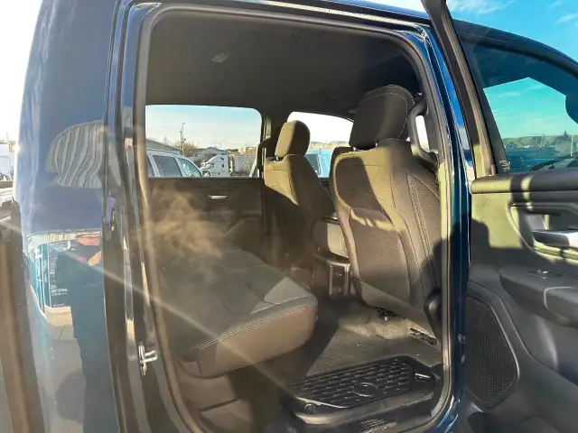 2024 RAM 1500 Tradesman SAVE OVER $20,000.00 ON THIS DEMO, BL... - Photo 16