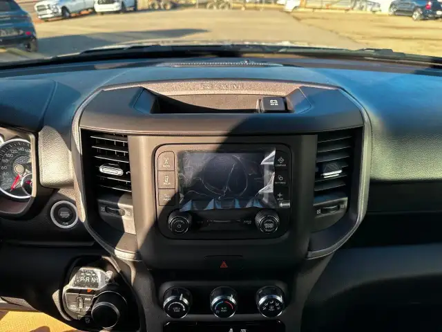 2024 RAM 1500 Tradesman SAVE OVER $20,000.00 ON THIS DEMO, BL... - Photo 18