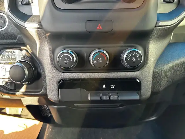 2024 RAM 1500 Tradesman SAVE OVER $20,000.00 ON THIS DEMO, BL... - Photo 19