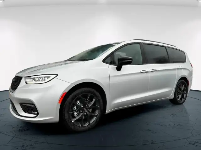 2024 Chrysler Pacifica Touring-L SAVE THOUSANDS!!!! DEMO P...