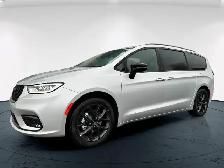 2024 Chrysler Pacifica Touring-L SAVE THOUSANDS!!!! DEMO P...