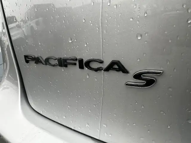 2024 Chrysler Pacifica Touring-L SAVE THOUSANDS!!!! DEMO P... - Photo 9