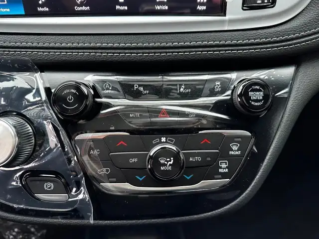 2024 Chrysler Pacifica Touring-L SAVE THOUSANDS!!!! DEMO P... - Photo 17