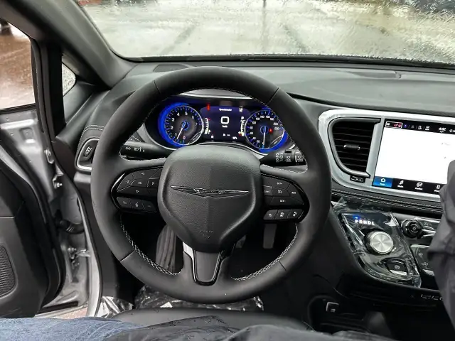 2024 Chrysler Pacifica Touring-L SAVE THOUSANDS!!!! DEMO P... - Photo 20