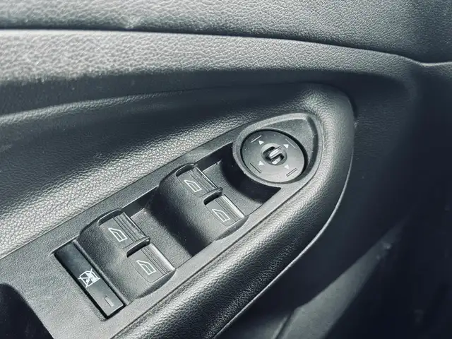 2015 Ford Escape 4WD 4dr SE - Photo 17