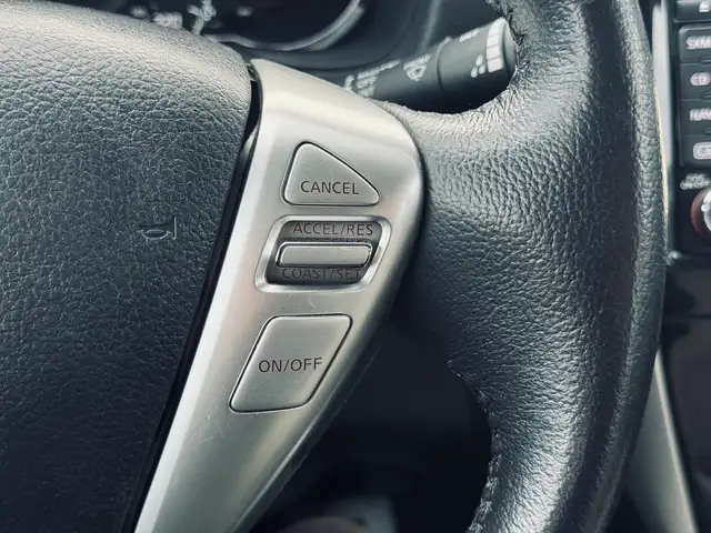 2017 Nissan Versa Note 5dr HB 1.6 SL - Photo 17