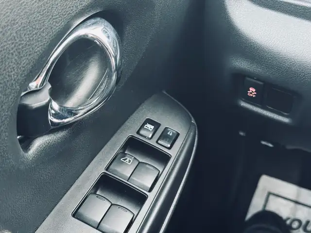 2017 Nissan Versa Note 5dr HB 1.6 SL - Photo 20