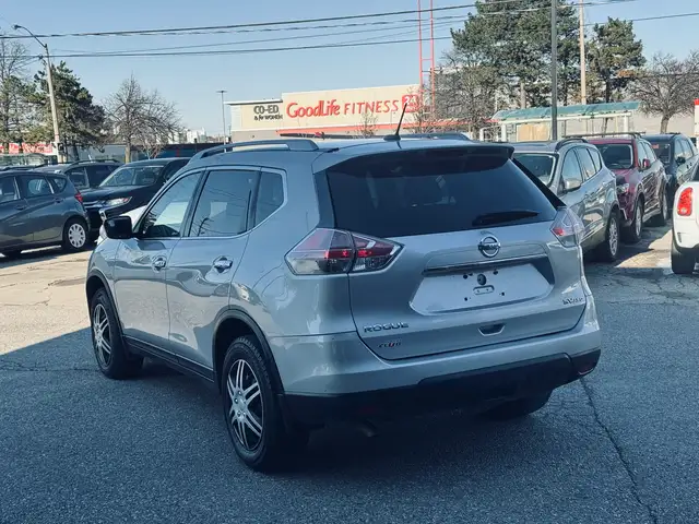 2016 Nissan Rogue AWD 4dr SV - Photo 3