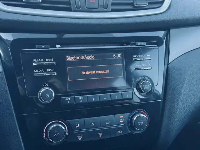 2016 Nissan Rogue AWD 4dr SV - Photo 9