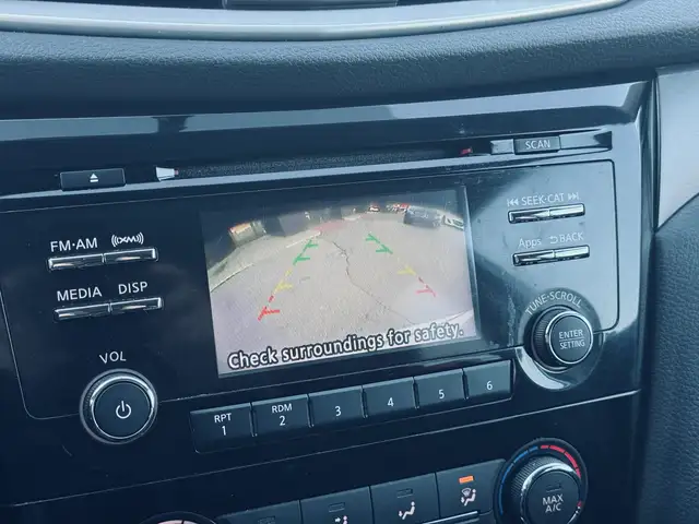 2016 Nissan Rogue AWD 4dr SV - Photo 10