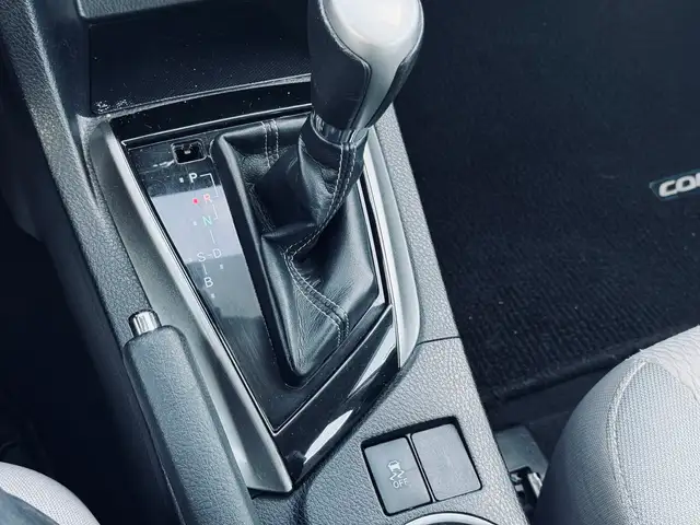 2014 Toyota Corolla 4dr Sdn CVT LE - Photo 11