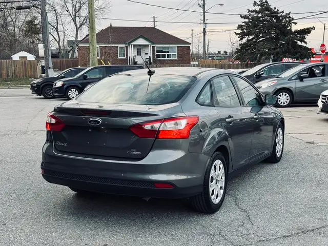 2014 Ford Focus 4dr Sdn SE - Photo 4