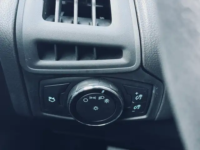 2014 Ford Focus 4dr Sdn SE - Photo 14