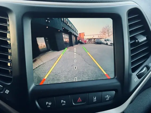 2015 Jeep Cherokee 4WD 4dr Limited - Photo 9