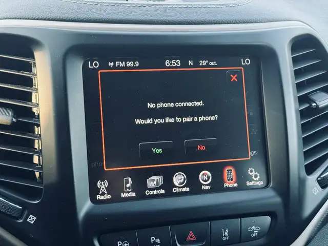 2015 Jeep Cherokee 4WD 4dr Limited - Photo 10