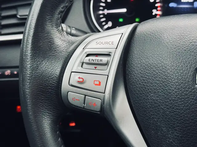 2015 Nissan Rogue AWD 4dr SL - Photo 18