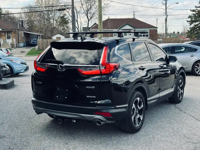 2017 Honda CR-V Touring AWD - Photo 4
