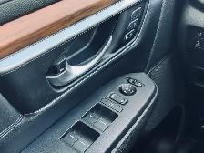 2017 Honda CR-V Touring AWD - Photo 17