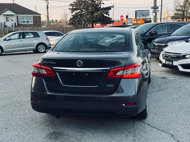 2015 Nissan Sentra 4dr Sdn S - Photo 4