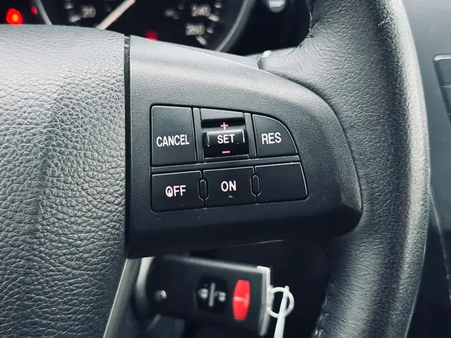 2016 Mazda Mazda5 GS - Photo 11