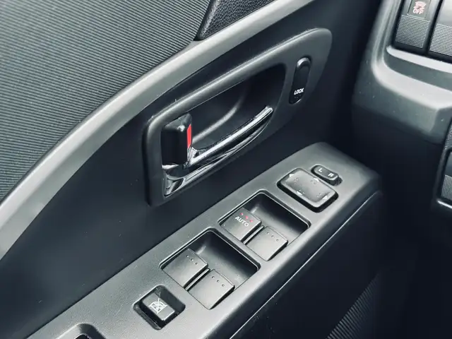 2016 Mazda Mazda5 GS - Photo 13