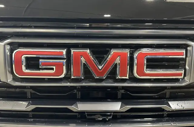 2026 GMC Sierra 3500HD AT4 - Photo 9