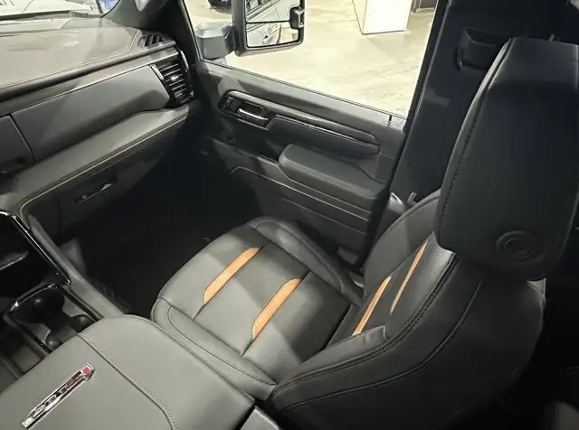 2026 GMC Sierra 3500HD AT4 - Photo 15