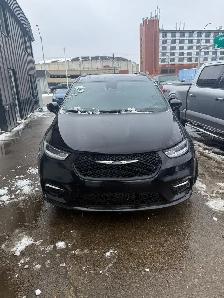 2025 Chrysler Pacifica Limited - Photo 2