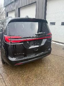 2025 Chrysler Pacifica Limited - Photo 5