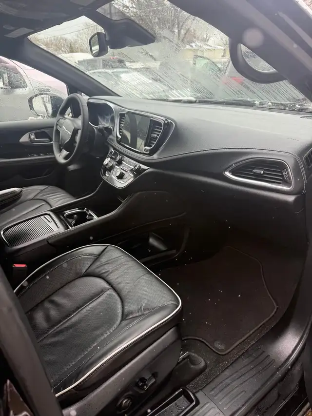 2025 Chrysler Pacifica Limited - Photo 7
