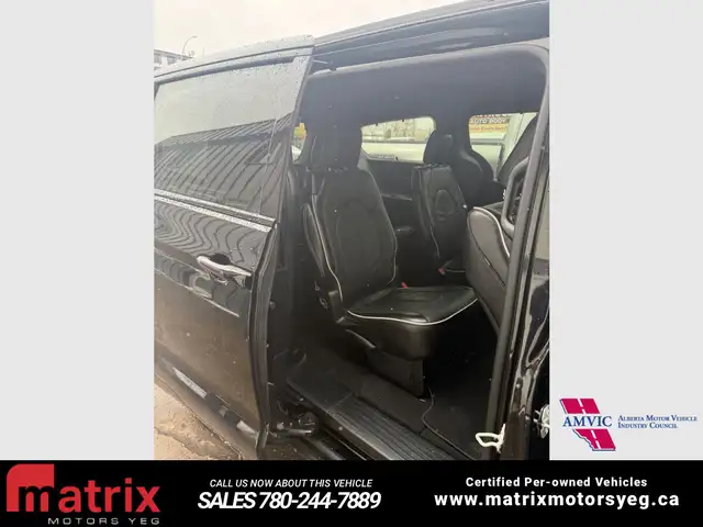 2025 Chrysler Pacifica Limited - Photo 9