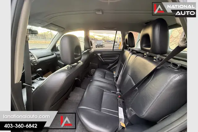 2005 Toyota RAV4 - Photo 11