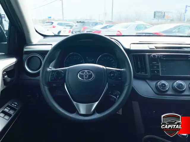 2018 Toyota RAV4 LE - Photo 7