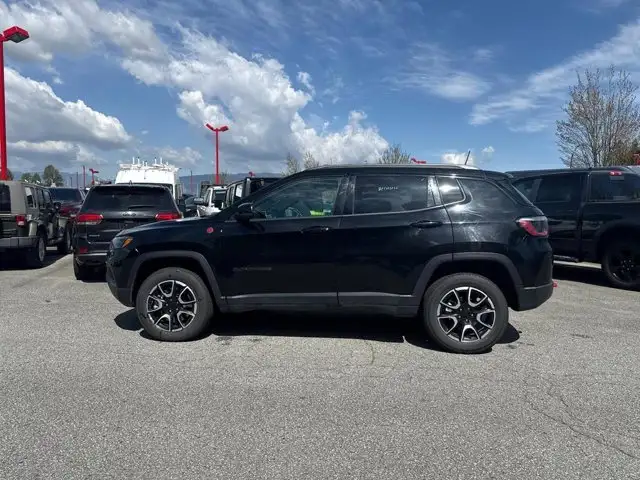 2024 Jeep Compass Trailhawk | Fresh Trade-In! - Photo 4