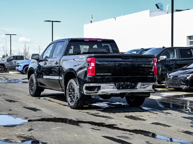 2025 Chevrolet Silverado 1500 LT 5.3L - Photo 11