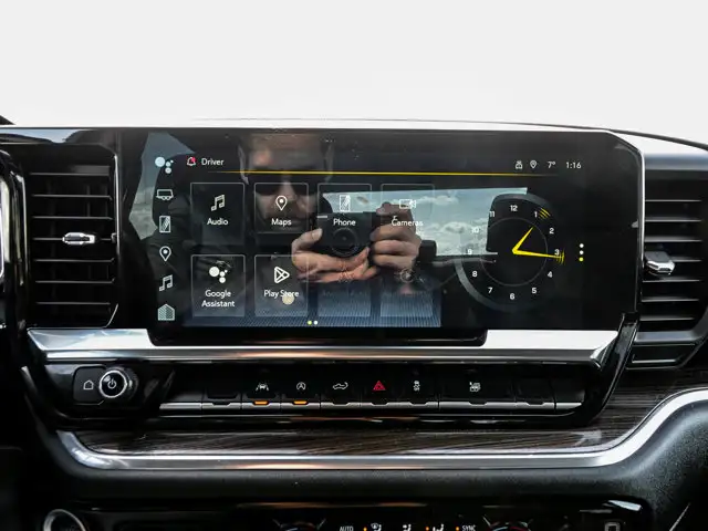 2025 Chevrolet Silverado 1500 LT 5.3L - Photo 25