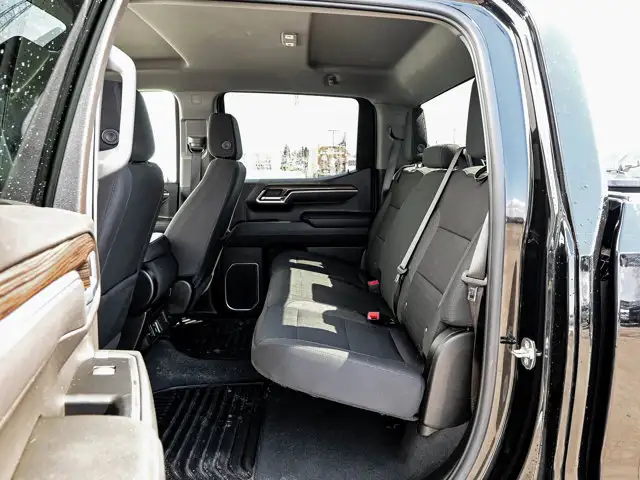 2025 Chevrolet Silverado 1500 LT 5.3L - Photo 30