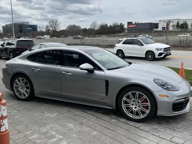2019 PORSCHE PANAMERA GTS | 1 OWNER | CLEAN CARFAX - Photo 2