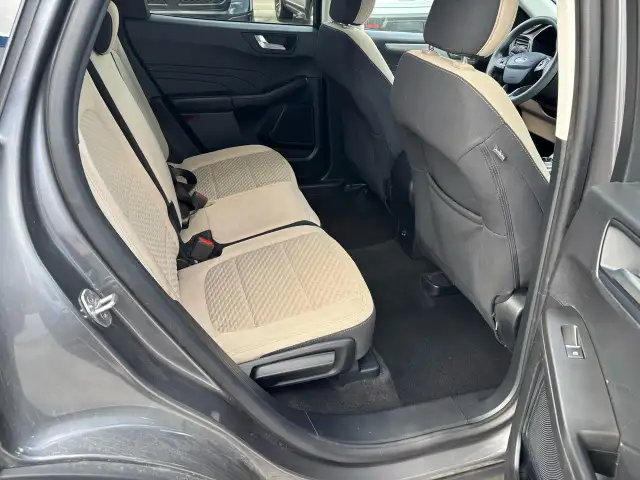 2021 Ford Escape SE - Photo 2