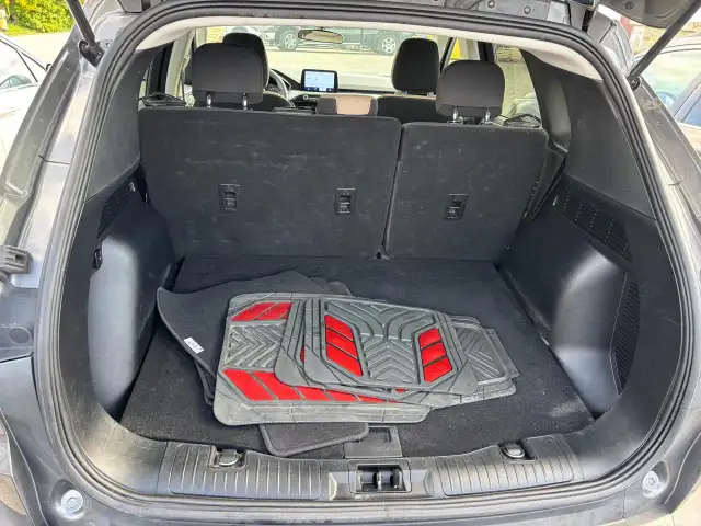 2021 Ford Escape SE - Photo 14