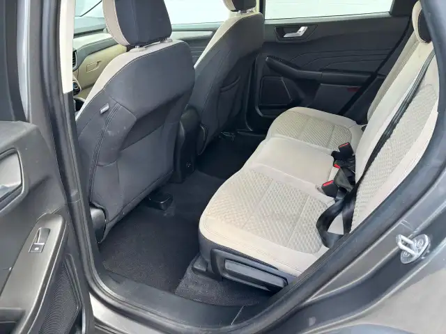 2021 Ford Escape SE - Photo 19