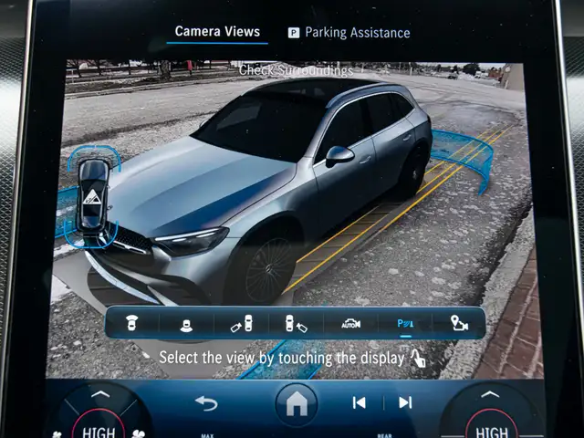 2024 Mercedes-Benz GLC-Class GLC 300|NAV|PANOROOF|CLEAN CARFAX|B - Photo 25