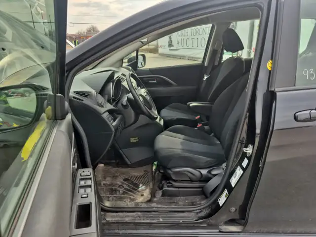 2014 Mazda Mazda5 - Photo 10