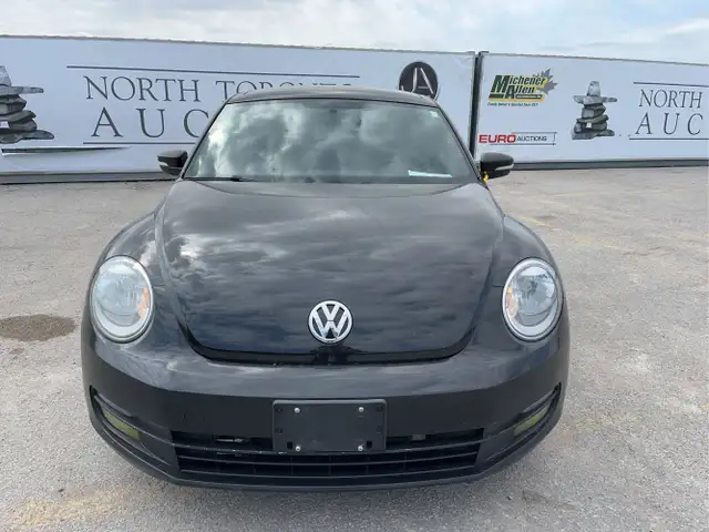 2012 Volkswagen Beetle - Photo 2