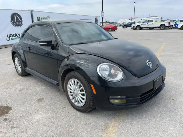 2012 Volkswagen Beetle - Photo 3